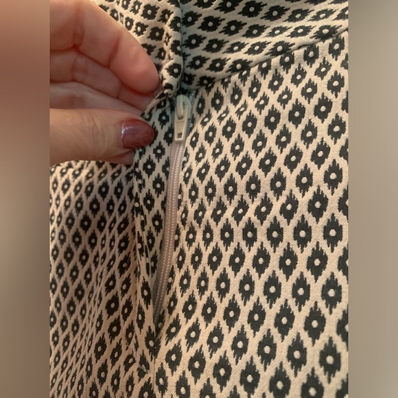 Ann Taylor Cropped Pants Size 2 “Kate” - Picture 5 of 11